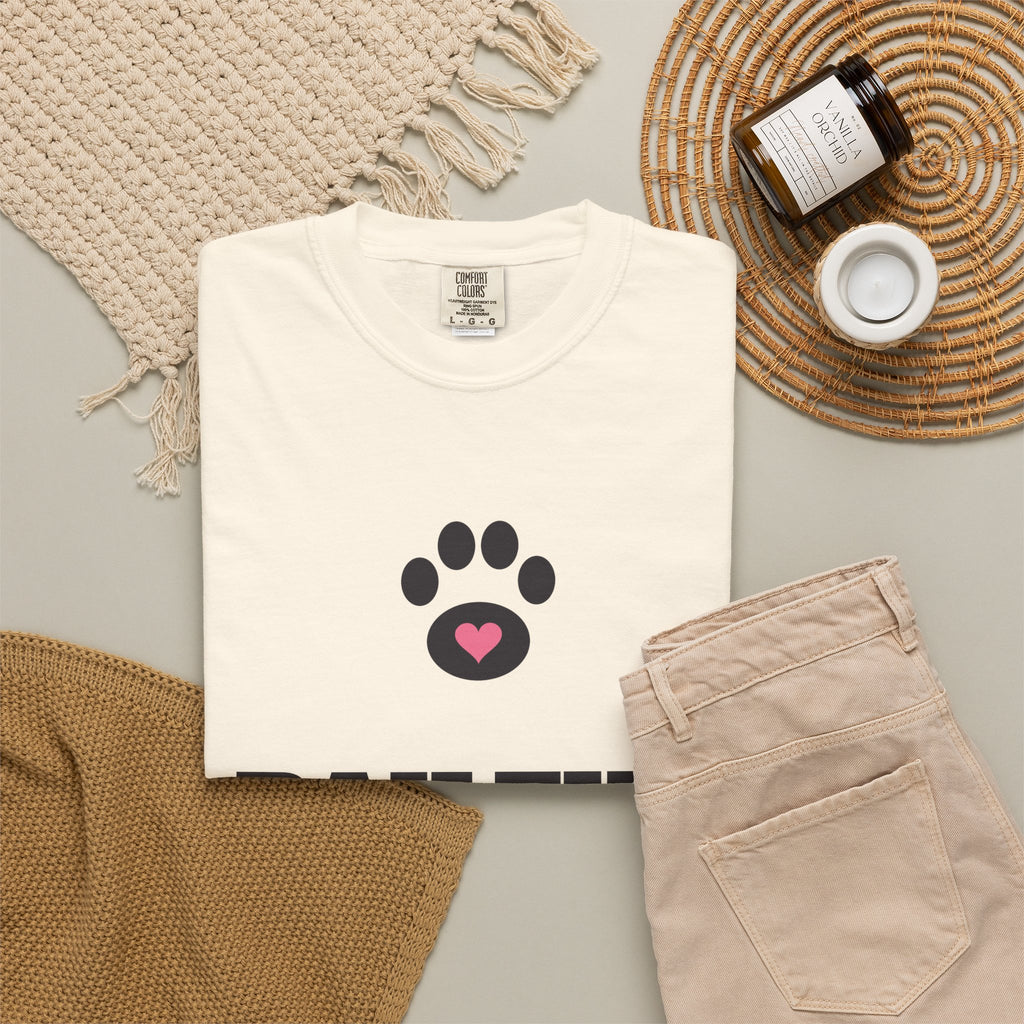 Garment-dyed tee with a black paw and pink heart, BAILEY'S in bold letters and Mom in rose script, view 8